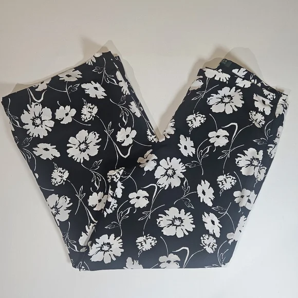 Lauren Ralph Lauren Womens Pants Size 10P Black White Floral Wide Leg High Rise - Picture 1 of 7